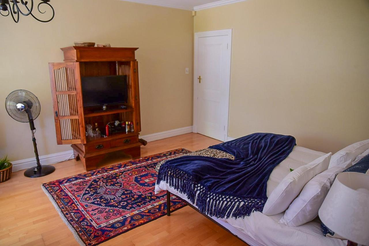 On Pinewood Guest House Cape Town Luaran gambar